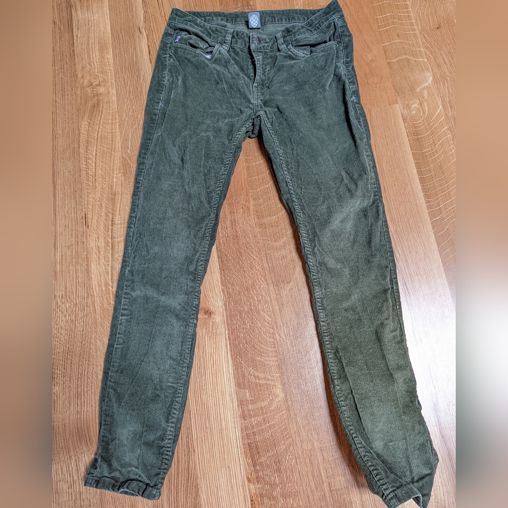 Stio women's rivet corduroy in oakmoss green size 8